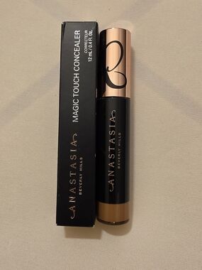 NIB Anastasia Beverly Hills Magic Touch Concealer - 23